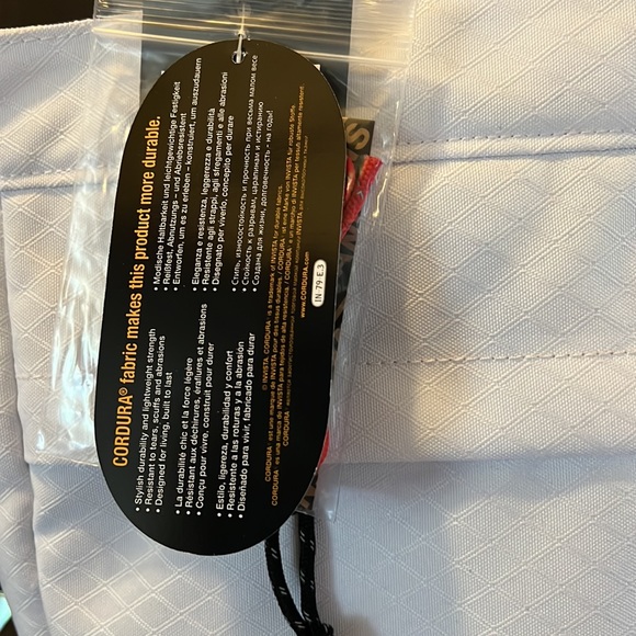 Vans Construct bag. White and black. Can hold a skateboard through the back. NWT - Picture 6 of 16